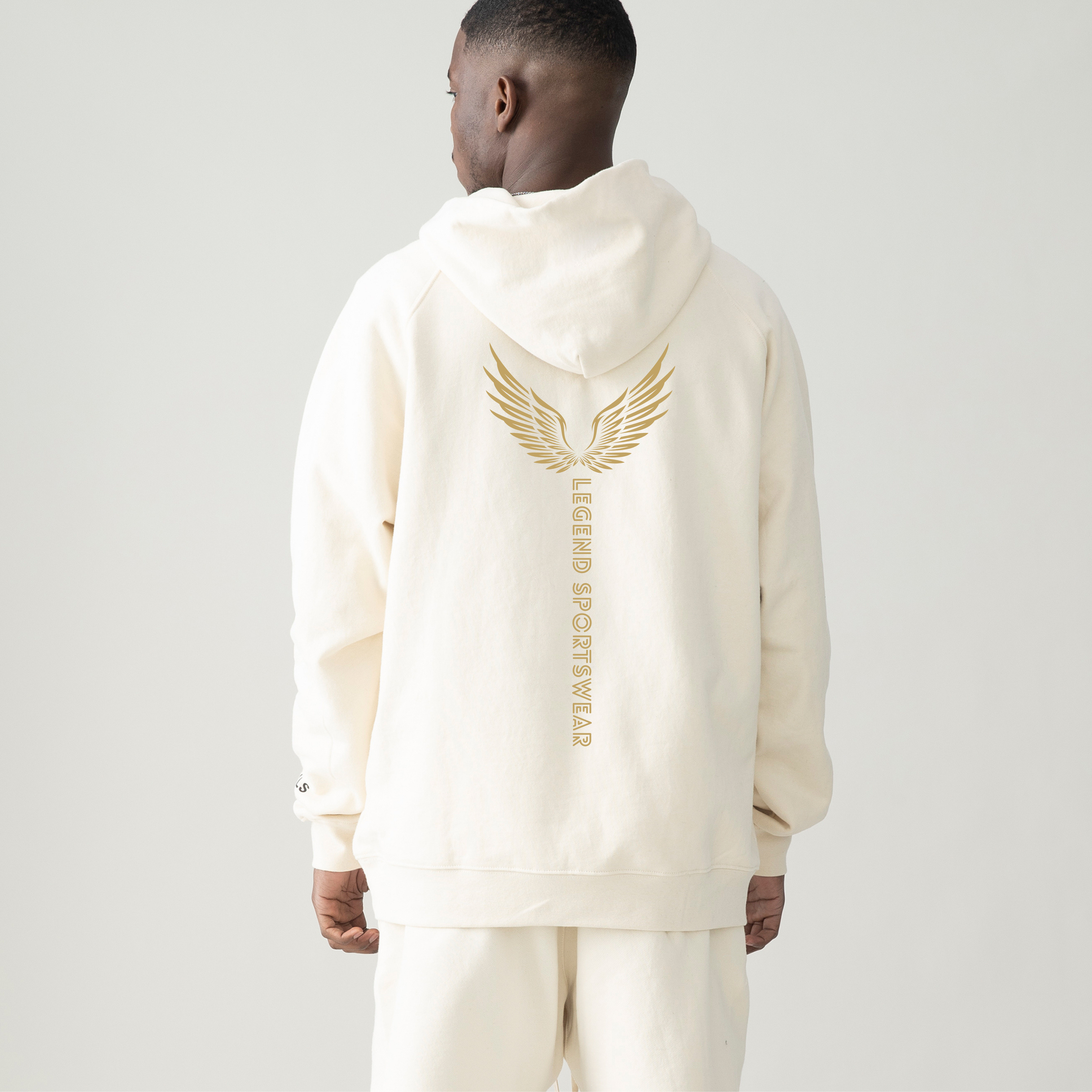 Zachte en comfortabele hoodie van Legend Sportswear, perfect voor dagelijks gebruik en workouts. Gemaakt van hoogwaardige materialen met een stijlvol design en een inspirerende boodschap voor motivatie onderweg.